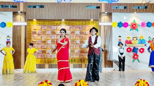 KAIMGANJ NEWS सी. पी. विद्या निकेतन स्कूल कायमगंज में बच्चों ने मनाया ग्रैंड पैरेंट्स डे, किए विशिष्ट बरिष्ठ जन सम्मानित, लिया आर्शीवाद Picsart 25 11 15 17 53 35 815