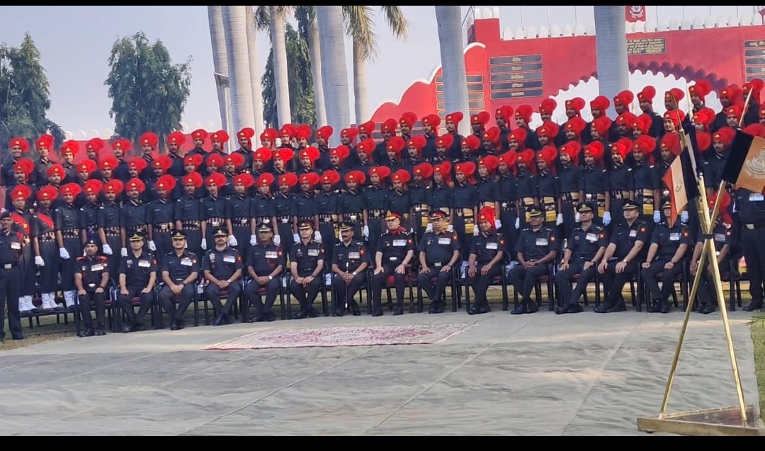 Farrukhabad news 31 सप्ताह का कड़ा सैनिक प्रशिक्षण पूरा कर 565 अग्निवीर व रिकूट्स देश सेवा की शपथ ले हुए राजपूत रेजिमेंट में शामिल IMG 20251202 WA0226