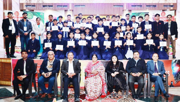 Picsart 25 12 18 07 09 00 289