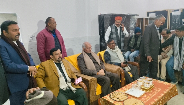 KAIMGANJ NEWS पशुधन एवं दुग्ध विकास मंत्री ने गौशालाओं में गौ वंश को उचित संरक्षण के साथ ही पौष्टिक आहार तथा व्यवस्थित रूप से चारा उपलब्ध कराने का दिया निर्देश Picsart 25 12 27 21 53 13 954