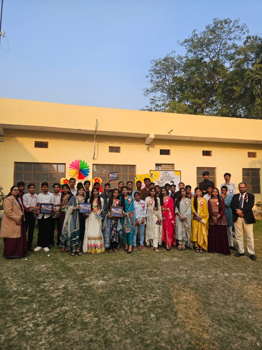 KAIMGANJ NEWS आंखें नम, दिलों में उमंग — किरण पब्लिक स्कूल में कक्षा 10 के छात्रों को मिली यादगार विदाई IMG 20260211 WA0239