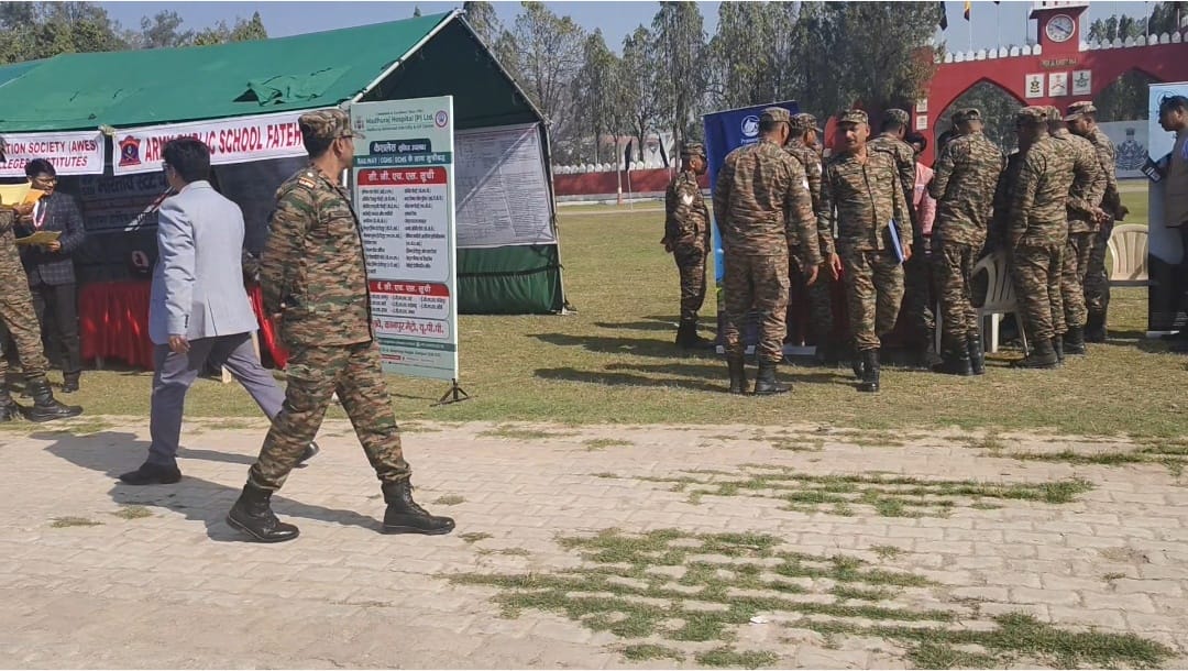 Farrukhabad news पूर्व सैनिकों का सम्मान, समस्याओं का समाधान फतेहगढ़ में पूर्व सैनिक रैली का भव्य आयोजन, 500 से अधिक पूर्व सैनिक व वीर नारियां रैली में हुए शामिल IMG 20260217 WA0306