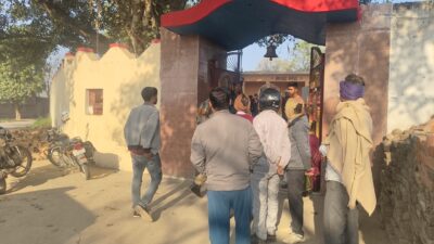 KAIMGANJ NEWS बेखौफ चोरों का दुस्साहस मां दुर्गा मंदिर से 21 किलो के 3 घंटे चोरी, गांव में मचा हड़कंप IMG 20260222 082649