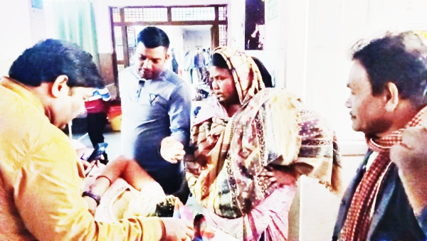 KAIMGANJ NEWS मायके आई महिला की हाई टेंशन विद्युत लाइन करंट से हुई हालत गंभीर Picsart 26 02 03 19 41 21 343