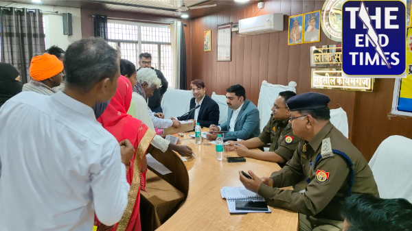 KAIMGANJ NEWS पुत्र की करतूतों से परेशान पिता ने आपबीती बता लगाई प्रशासन से गुहार Picsart 26 02 21 18 37 24 845