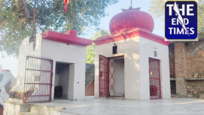 KAIMGANJ NEWS बेखौफ चोरों का दुस्साहस मां दुर्गा मंदिर से 21 किलो के 3 घंटे चोरी, गांव में मचा हड़कंप Picsart 26 02 22 09 21 20 197