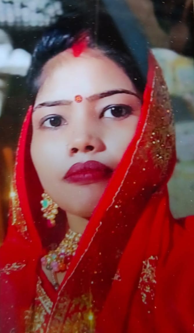 KAIMGANJ NEWS दहेज की बलि चढ़ी 'शिवानी': मकान बनवाने की सनक ने ली विवाहिता की जान, पति पर पीट-पीटकर हत्या का आरोप! IMG 20260307 WA0372
