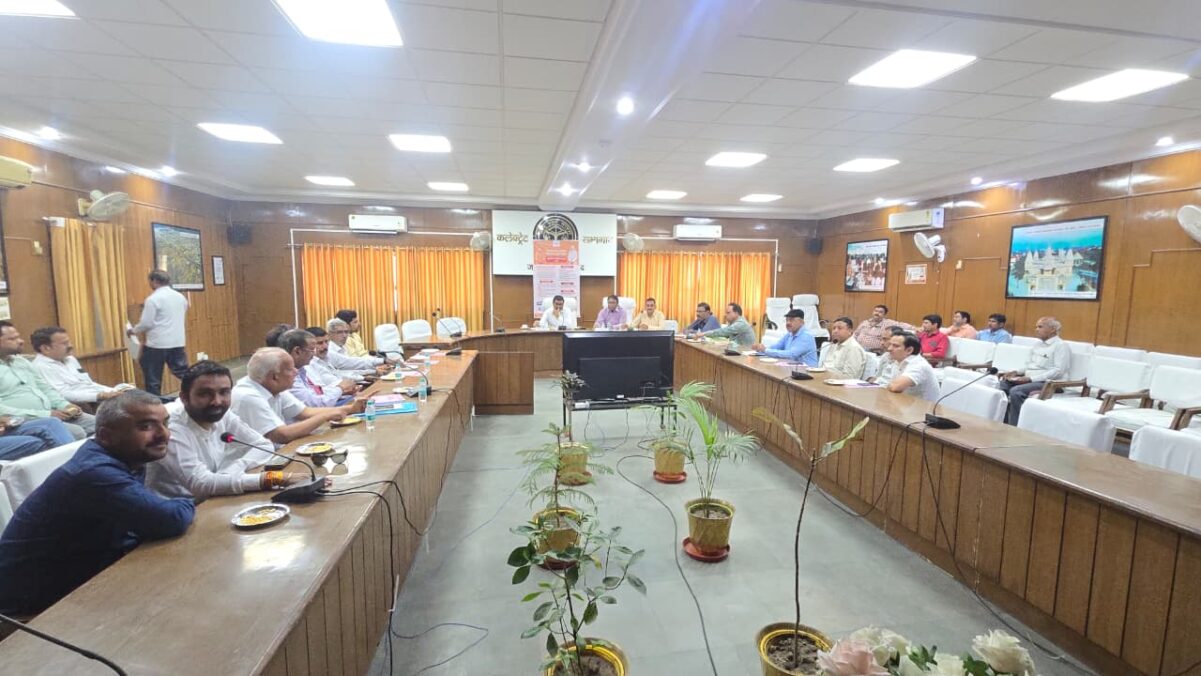 Farrukhabad news मुख्यमंत्री ग्राम परिवहन योजना 2026 लागू: - फर्रुखाबाद में ग्रामीण बस सेवा शुरू करने का मौका, 28 मार्च तक कर सकेंगे आवेदन” IMG 20260316 WA02371