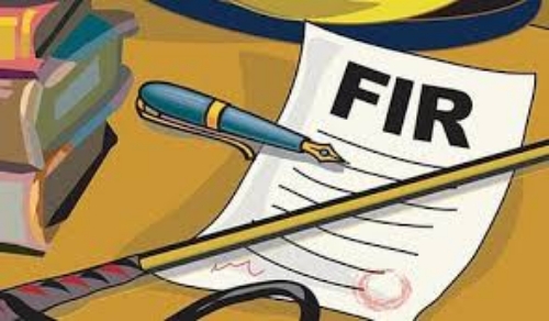 Farrukhabad news बेटियों की सुरक्षा पर सवाल: छेड़छाड़ का मुकदमा दर्ज होते ही पीड़िता दवंगों की दवंगई से हुई हलकान , गांव में दहशत Picsart 25 08 29 18 31 04 622