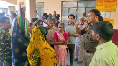 KAIMGANJ NEWS दोहरे हत्याकांड की जांच के नाम पर निर्दोषों पर पुलिसिया जुल्म का आरोप, ग्रामीणों का फूटा गुस्सा Picsart 26 03 09 17 13 13 374