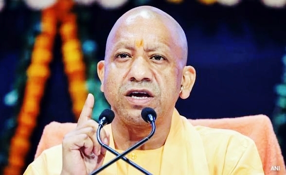 Lucknow Uttar Pradesh news अफवाहों से बचें, प्रदेश में पेट्रोल-डीजल और गैस की कोई कमी नहीं : - सीएम योगी Picsart 26 03 13 18 24 42 377