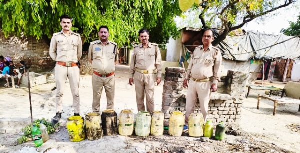 KAIMGANJ NEWS अबैध कच्ची शराब माफियाओं पर आबकारी का ‘सर्जिकल स्ट्राइक’ - Picsart 26 03 19 19 40 35 605