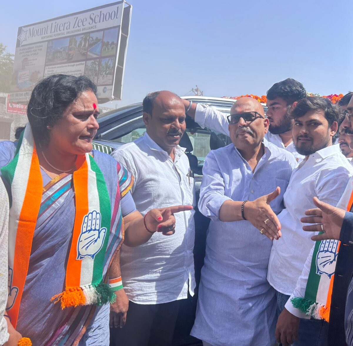 Farrukhabad news पार्टी प्रदेश अध्यक्ष अजय राय का तूफानी दौरा: फर्रुखाबाद में कांग्रेस कार्यकर्ताओं का जोश चरम पर, जगह-जगह भव्य स्वागत IMG 20260413 WA02411