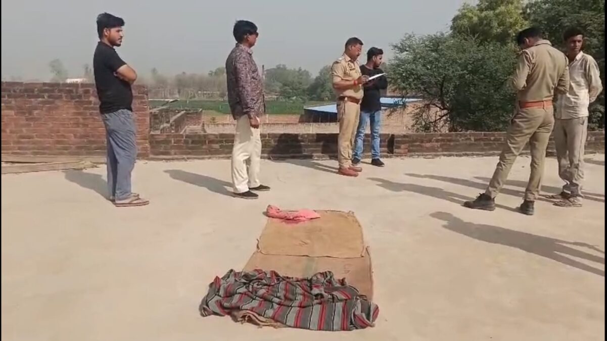 KAIMGANJ NEWS तंबाकू गोदाम की छत से गिरा वृद्ध श्रमिक, मौके पर ही दर्दनाक मौत IMG 20260424 WA0291