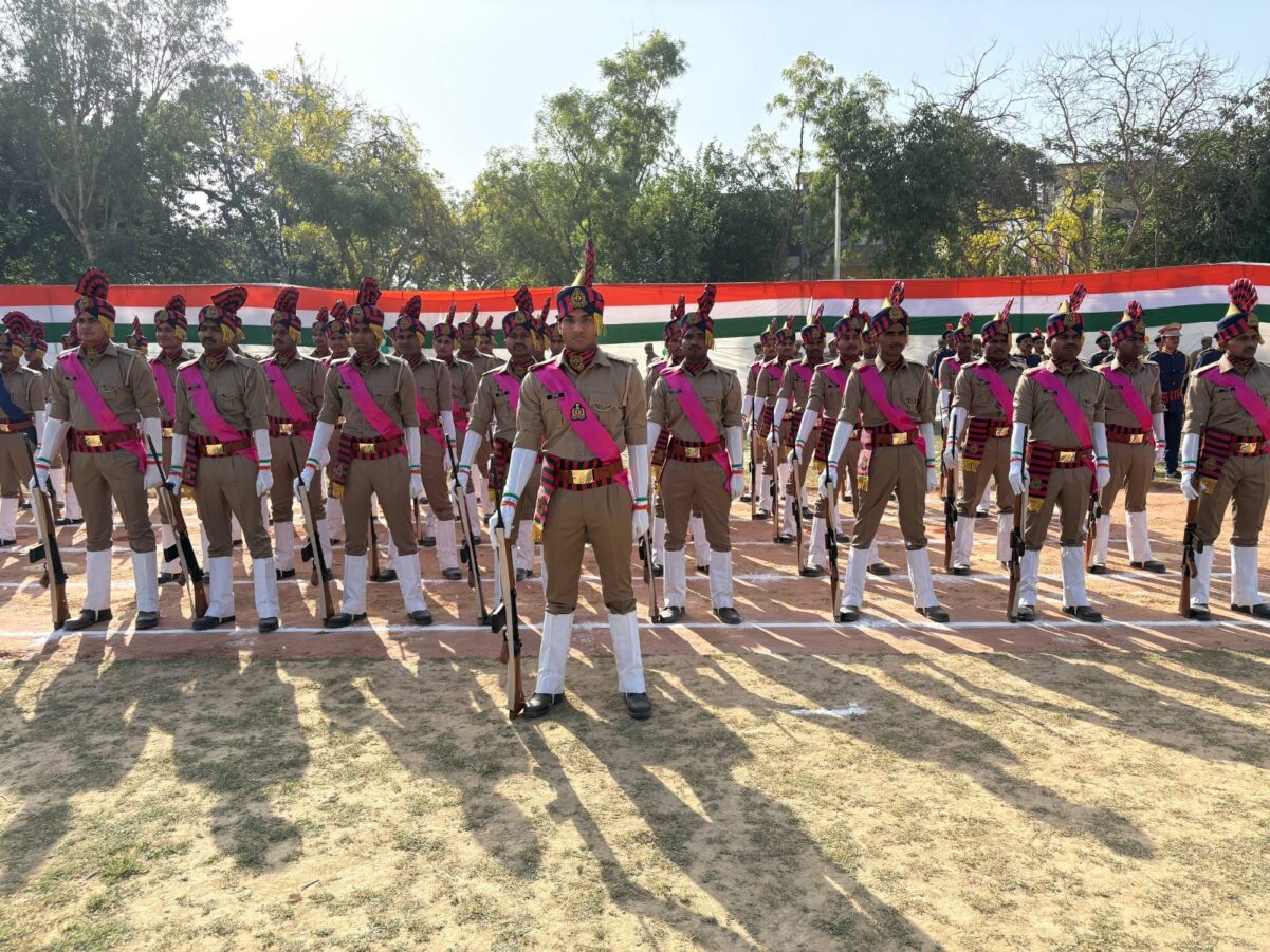 Farrukhabad news अनुशासन और जोश का शानदार प्रदर्शन, 470 रिक्रूट्स ने पासिंग आउट परेड में ली शपथ IMG 20260426 WA0194