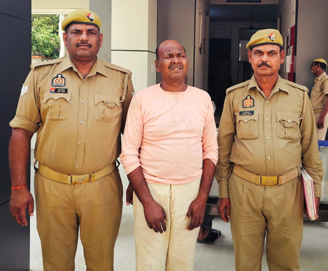 Farrukhabad news कलयुगी बेटे का पाप :- जमीन भतीजे के नाम करने से नाराज बेटे ने की पिता की हत्या, 24 घंटे में गिरफ्तार IMG 20260429 WA0280