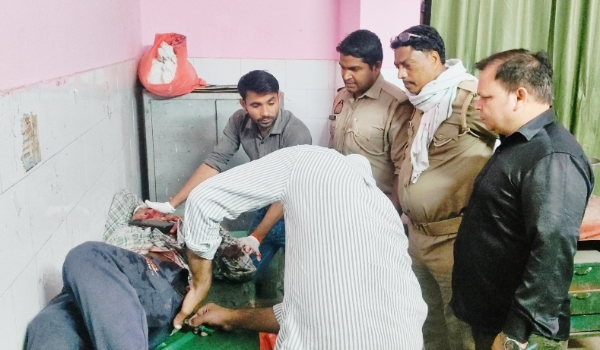 KAIMGANJ NEWS तेज रफ्तार बाइक बनी हादसे की वजह, दो युवक गंभीर घायल — PRD जवान ने दिखाई इंसानियत Picsart 26 04 07 14 55 19 500