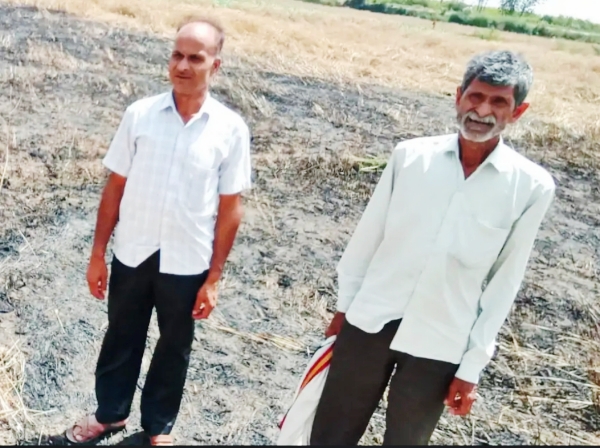 KAIMGANJ NEWS बिजली विभाग की लापरवाही ने किसान की कमर तोड़ी, 'शॉर्ट सर्किट' की चिंगारी से खाक हुई मेहनत Picsart 26 04 12 08 32 46 115