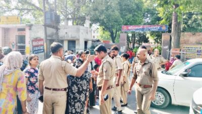 KAIMGANJ NEWS जौरा रोड बना रणक्षेत्र: खूनी संघर्ष में युवक की मौत, अस्पताल में फूटा गुस्सा Picsart 26 04 12 20 12 53 156