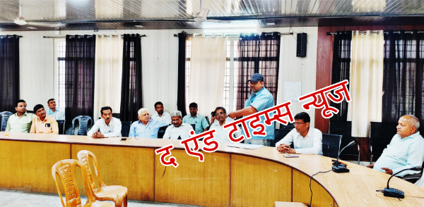 KAIMGANJ NEWS कायमगंज में 'न्याय' पर ताला: भड़के वकीलों का हल्लाबोल, कहा- "जब तक समाधान नहीं, तब तक काम नहीं Picsart 26 04 20 19 16 12 110