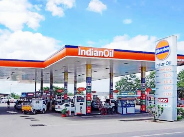 Andhra Pradesh news आंध्र प्रदेश में ईंधन की बढ़ती मांग से संकट गहराया: 400 से ज्यादा पेट्रोल पंप बंद, लागू सीमित बिक्री नियम से बढ़ी परेशानी Picsart 26 04 28 17 29 36 720