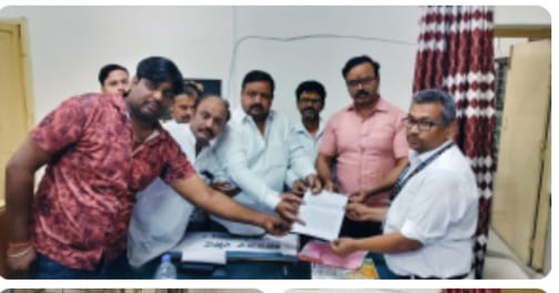 Farrukhabad news कालिंदी एक्सप्रेस के प्रस्तावित रूट परिवर्तन पर जनाक्रोश, यात्रियों ने बताया ‘जनहित के खिलाफ’ फैसला IMG 20260506 WA0295