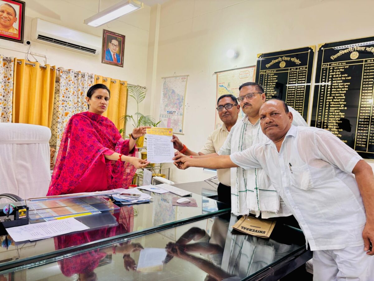 KAIMGANJ NEWS कायमगंज मंडी अग्निकांड पर व्यापारियों का हल्लाबोल IMG 20260519 WA0218