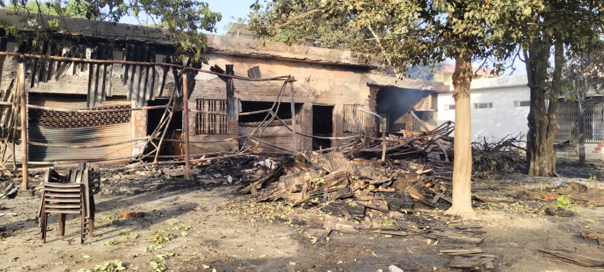 KAIMGANJ NEWS मंडी में आधी रात भड़की आग, लाखों की संपत्ति राख IMG 20260518 070219