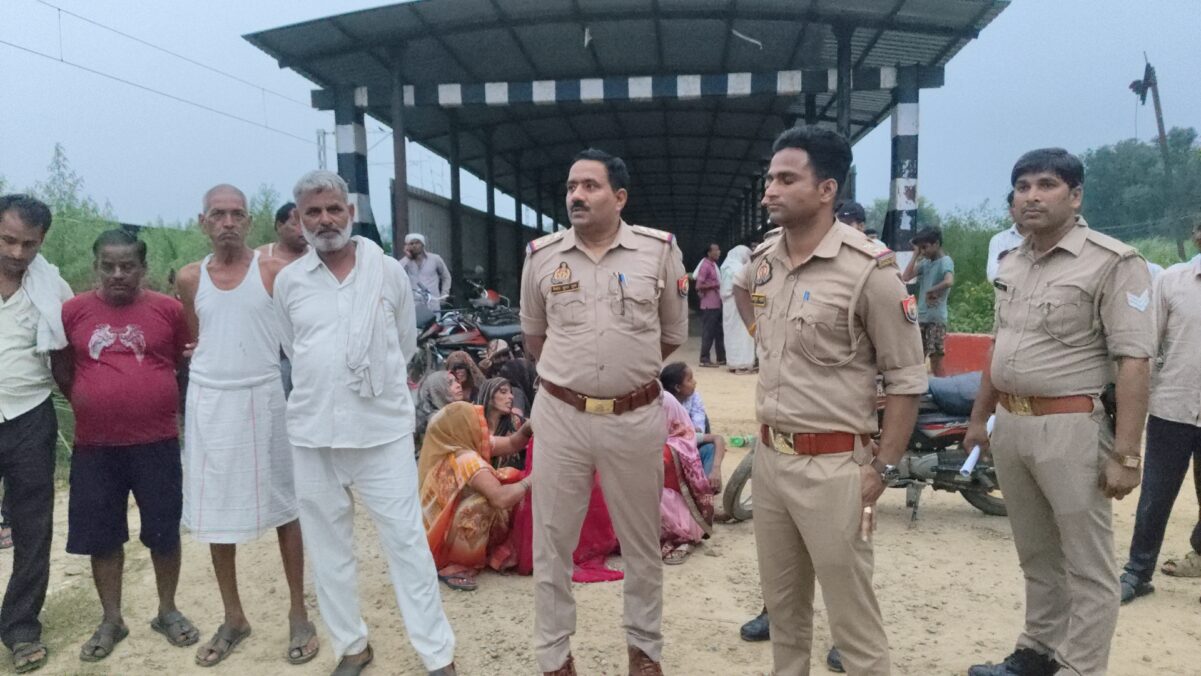 KAIMGANJ NEWS चार साल से बीमारी से जूझ रहे उमेश ने ट्रेन की चपेट में आकर गंवाई जान IMG 20260810 185142