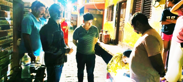 Farrukhabad news फतेहगढ़ में अवैध गैस रिफिलिंग का भंडाफोड़, घर-दुकान से 9 घरेलू सिलेंडर और रिफलर बरामद Picsart 26 08 07 14 38 05 339