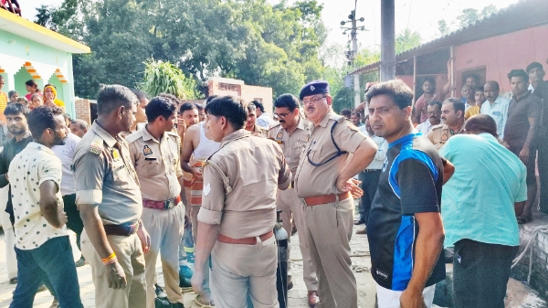 KAIMGANJ NEWS 60 फुट गहरे कुएं में गिरी पांच साल की मासूम, तीन घंटे बाद निकली Picsart 26 08 21 05 00 41 076