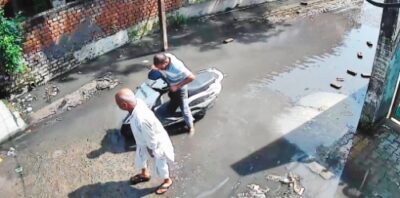 KAIMGANJ NEWS तालाब का पानी सड़क पर, गांव की नालियां जाम; घसिया चिलौली के ग्रामीणों ने एसडीएम से लगाई गुहार Picsart 26 10 01 17 34 02 192